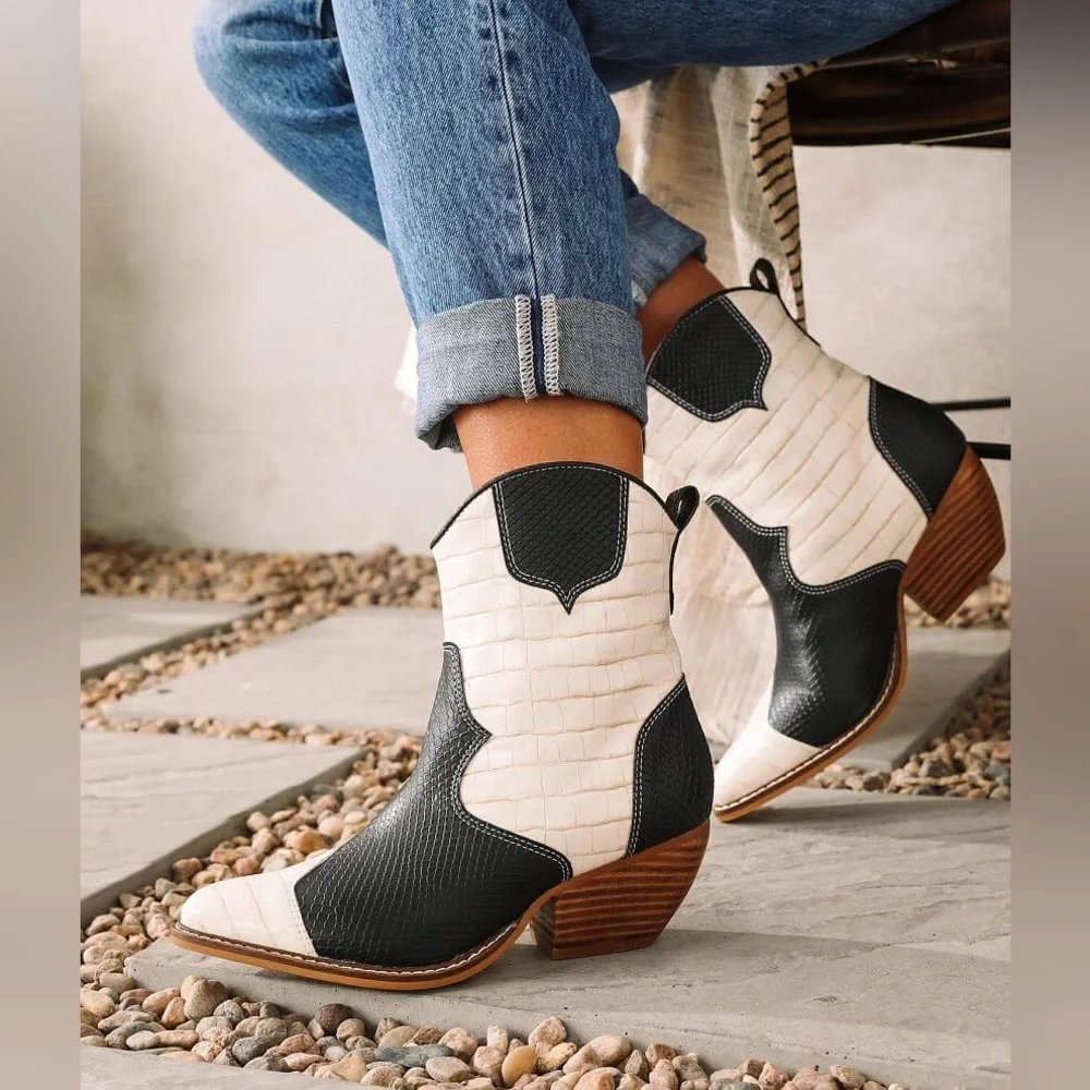 NWT ARider Eden Western Inspired Embossed Black White Cow Print Size 7
